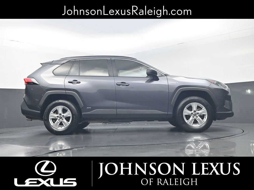 Used 2021 Toyota RAV4 LE AWD/4WD image 22