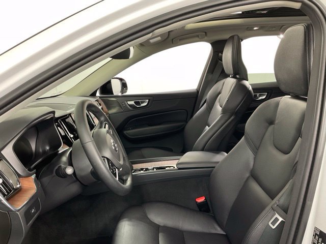 Used 2024 Volvo XC60 B5 Plus w/ Protection Package Premier AWD/4WD image 29