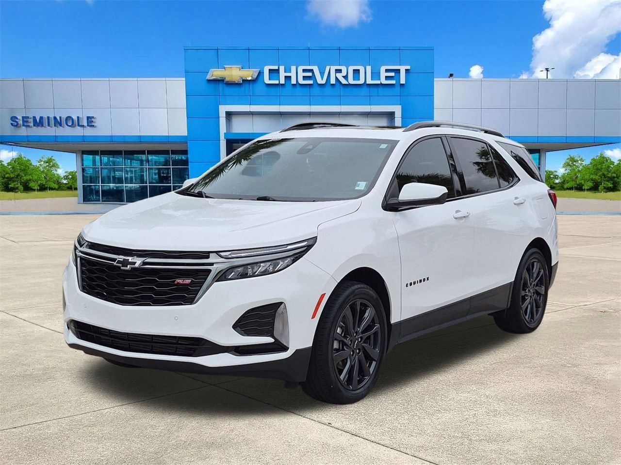 Used 2023 Chevrolet Equinox RS FWD image 2