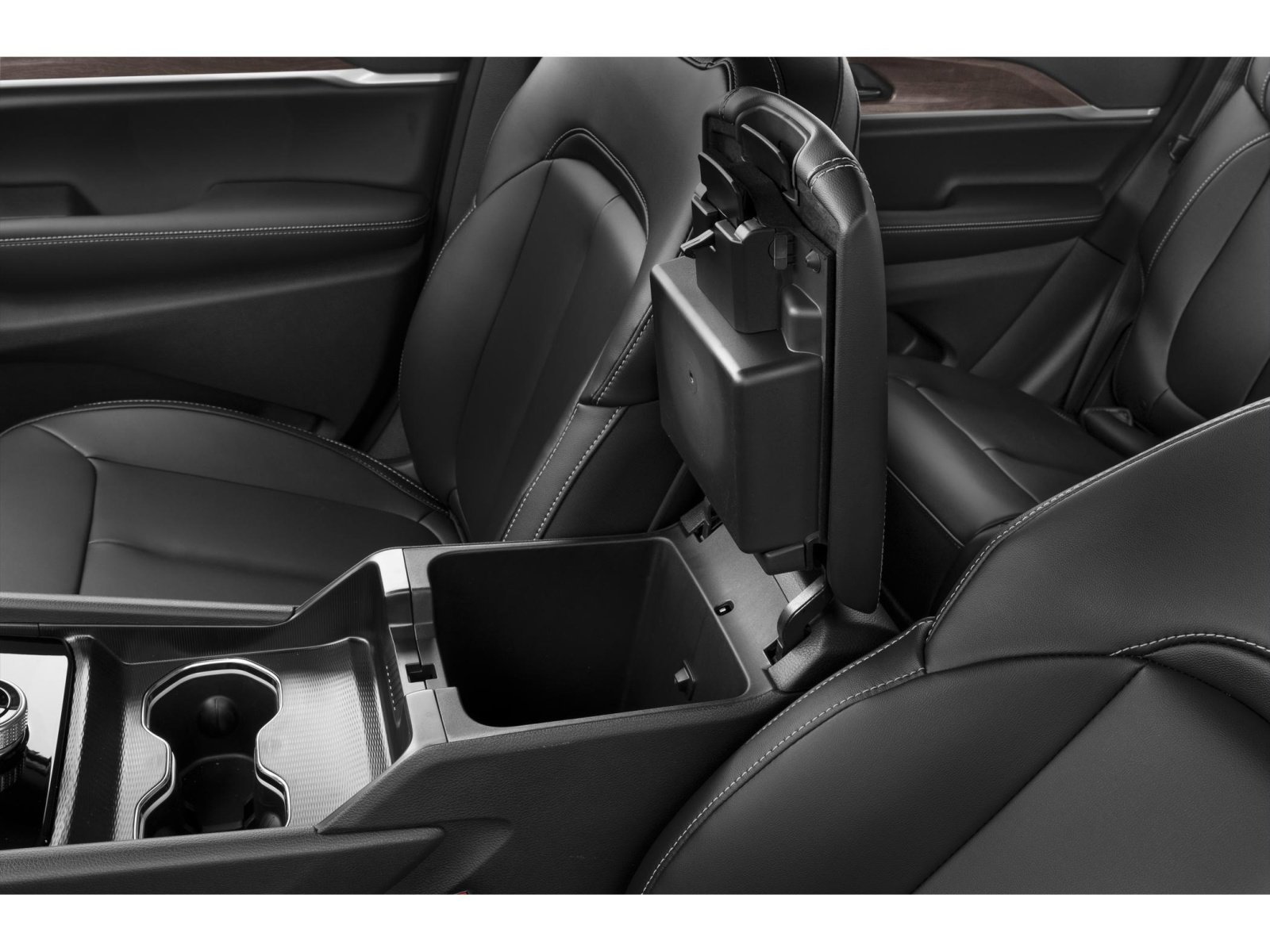 New 2026 Jeep Grand Cherokee Altitude image 9