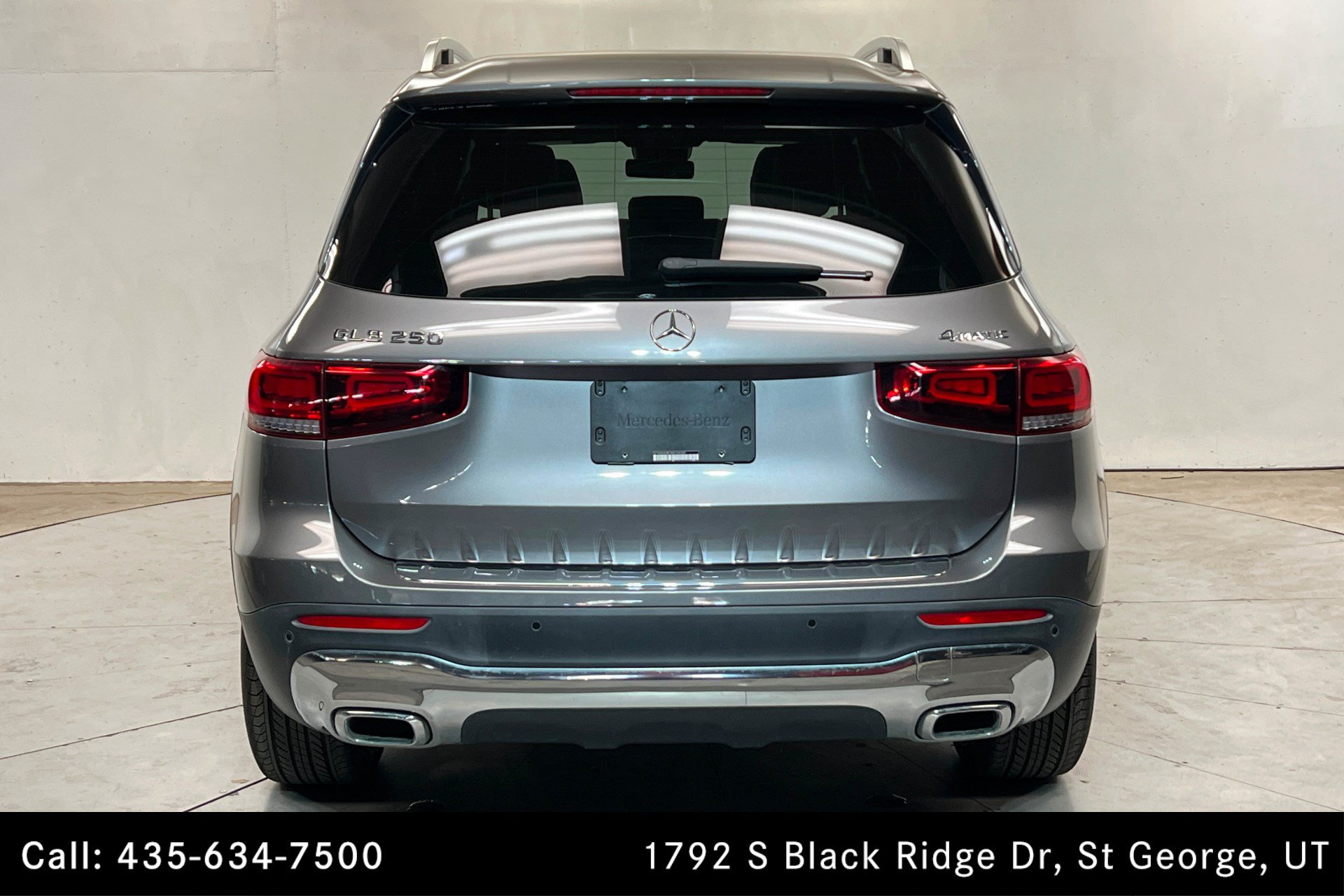 Certified 2022 Mercedes-Benz GLB 250 4MATIC w/ Premium Package Lite image 4