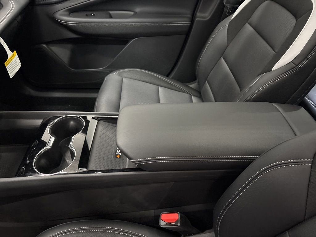 New 2026 Chevrolet Blazer EV LT AWD/4WD image 16