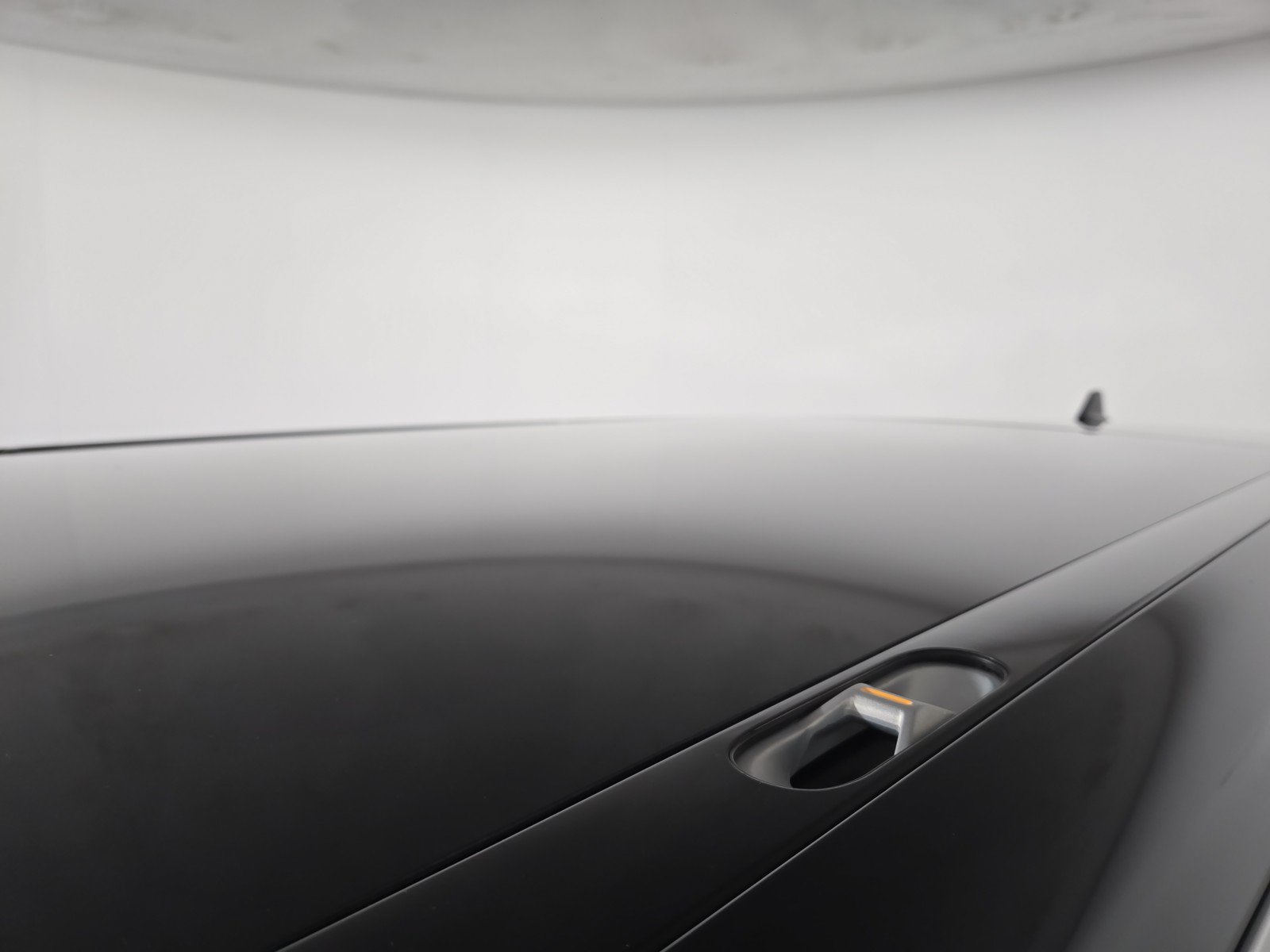 Used 2025 Rivian R1S Adventure AWD/4WD image 13