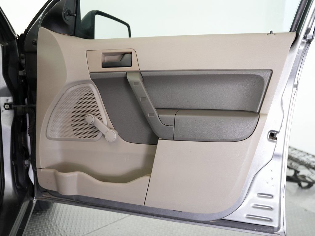 Used 2009 Ford Focus S FWD image 39