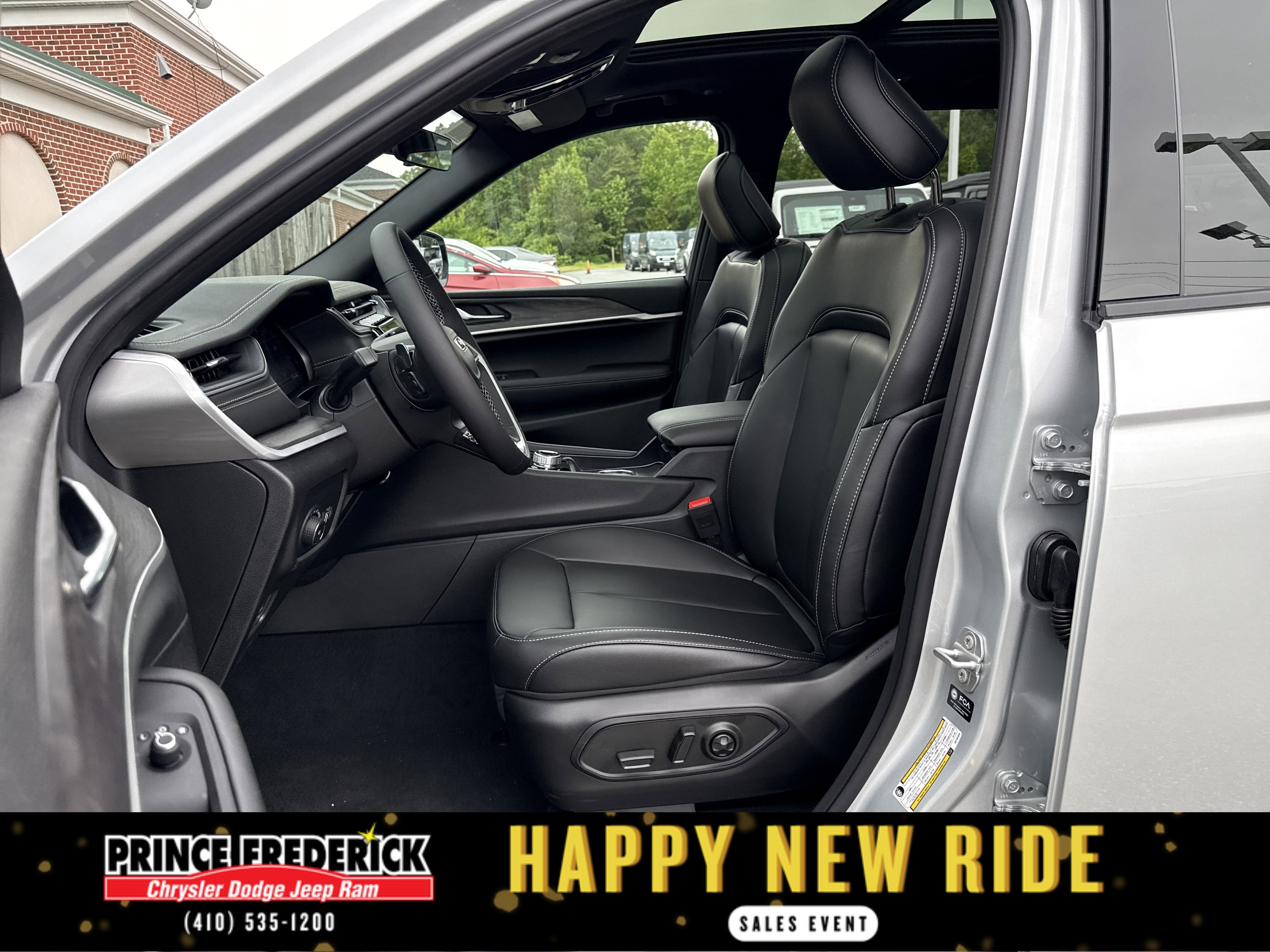 New 2025 Jeep Grand Cherokee L Limited w/ Black Appearance Package image 12