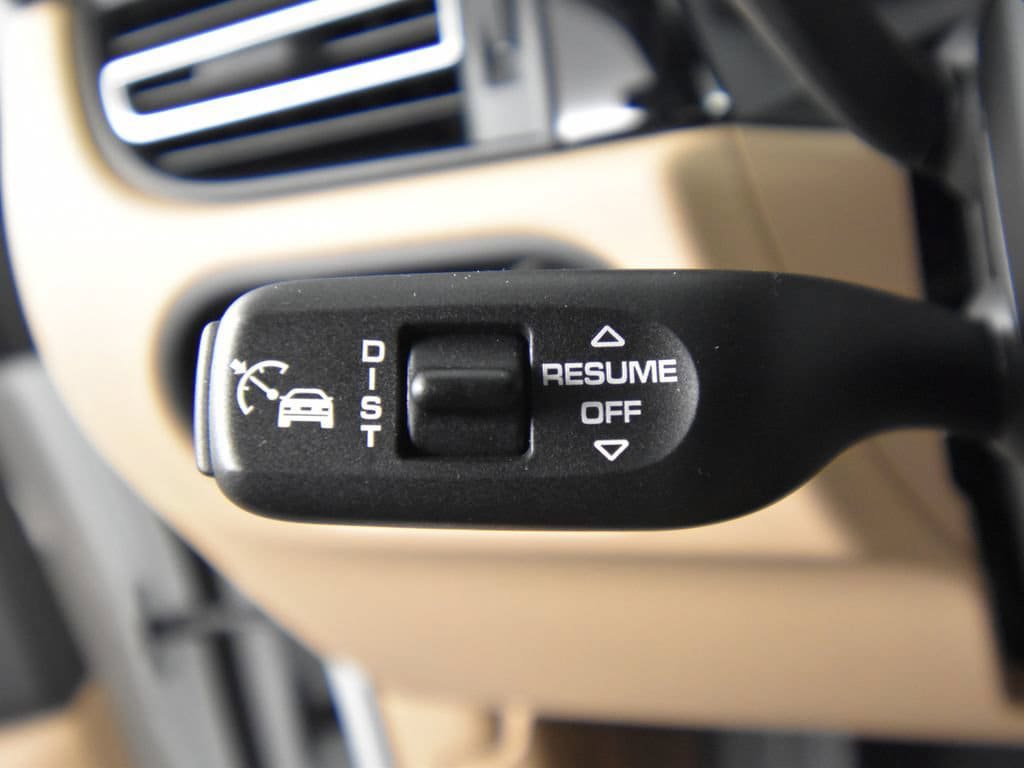 Used 2026 Porsche Macan AWD/4WD image 26