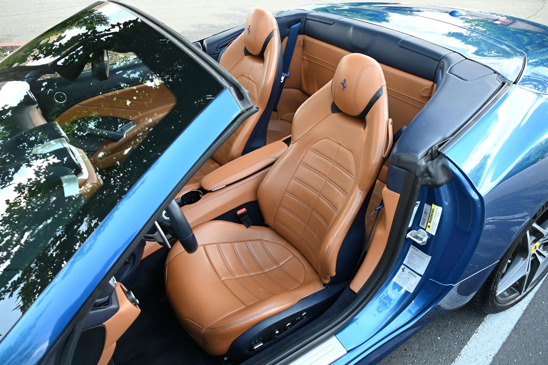 Used 2015 Ferrari California T RWD image 41