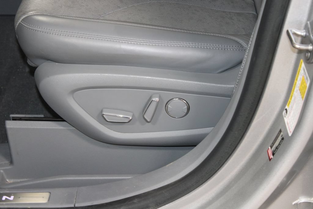 Used 2019 Lincoln Nautilus Reserve FWD image 18