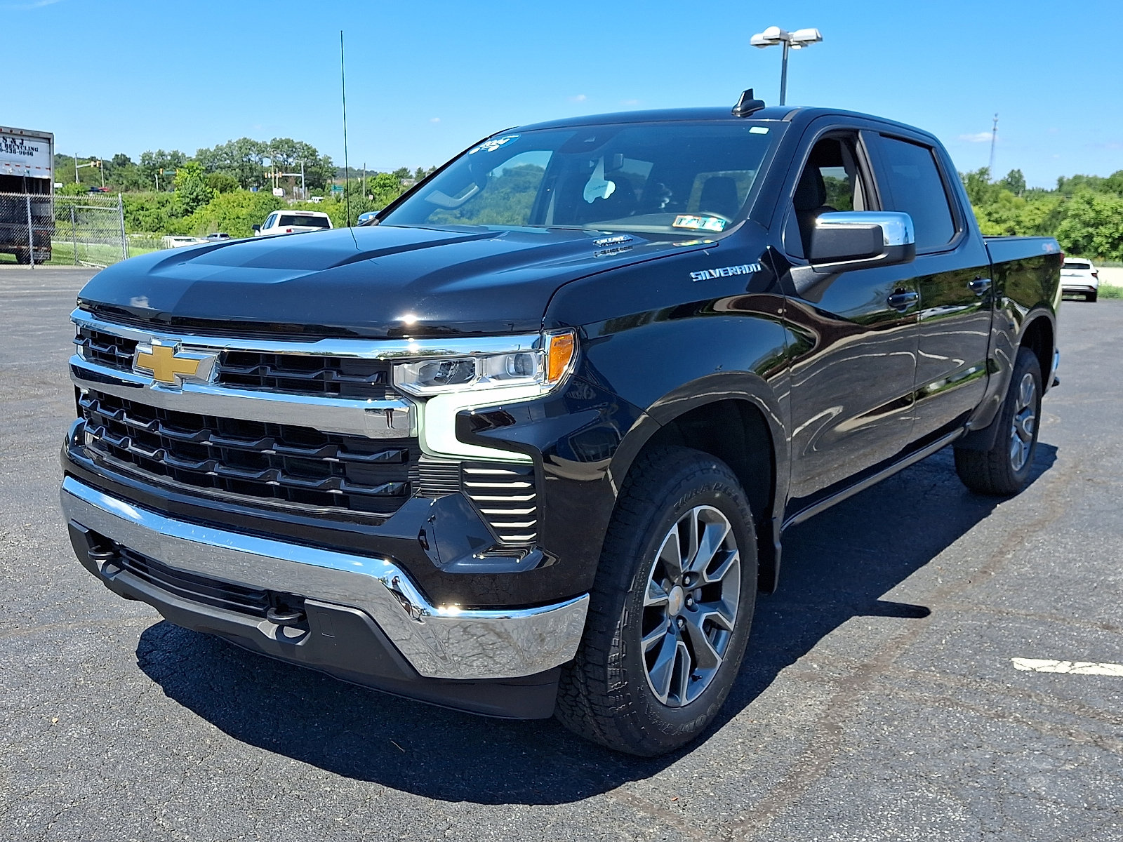 Certified 2024 Chevrolet Silverado 1500 LT AWD/4WD image 3