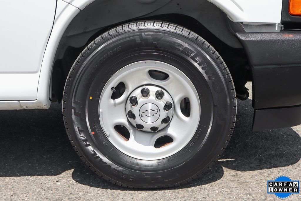 Used 2018 Chevrolet Express 3500 RWD image 28