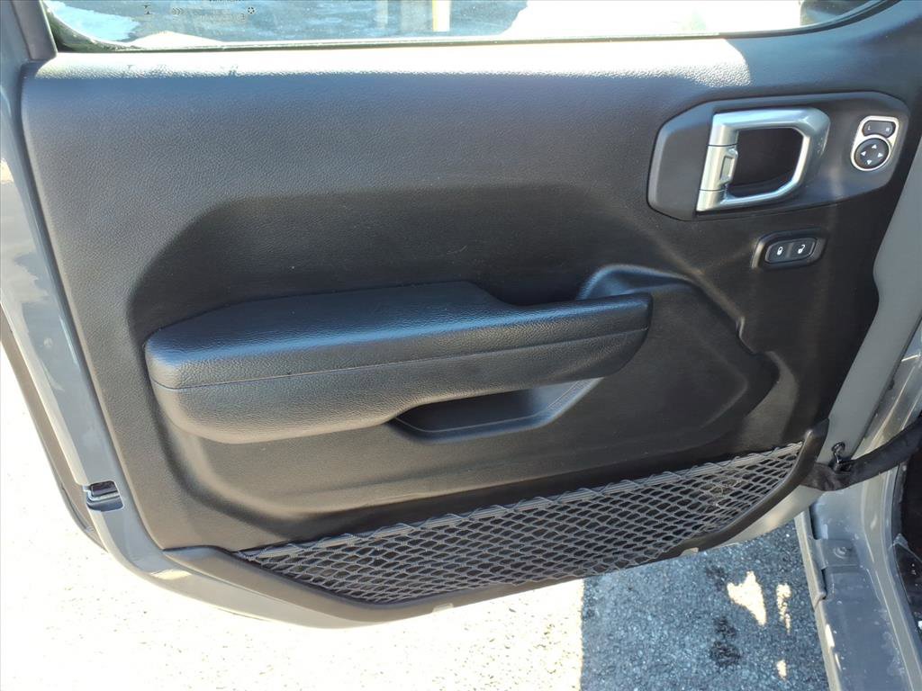 Used 2023 Jeep Gladiator Sport image 23