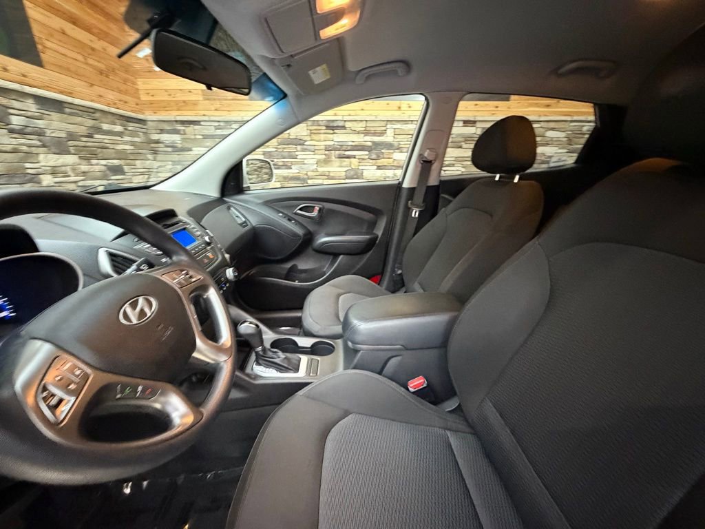 Used 2015 Hyundai Tucson GLS image 11
