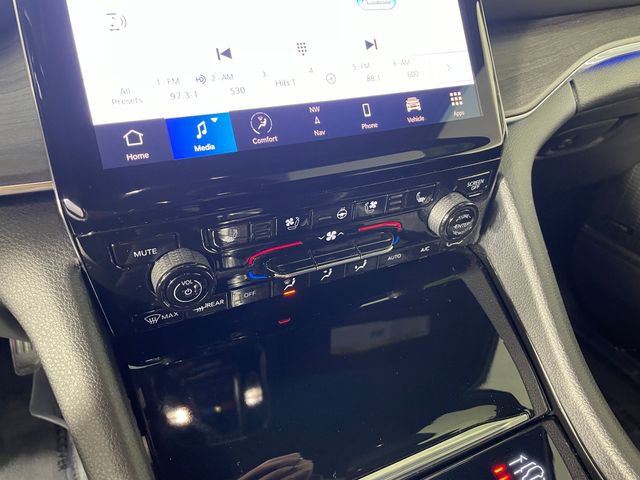 Certified 2025 Jeep Grand Cherokee L Overland w/ Advanced Protech Group III image 8