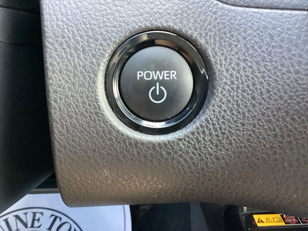 Used 2025 Toyota Camry LE image 20