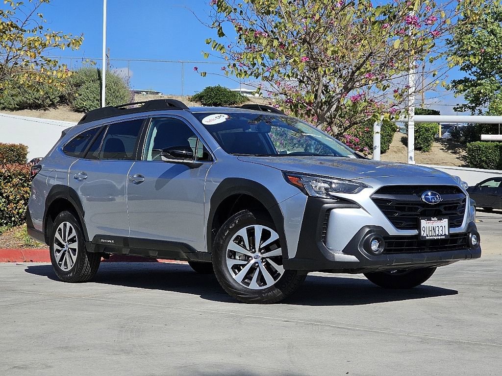 Certified 2025 Subaru Outback Premium image 4