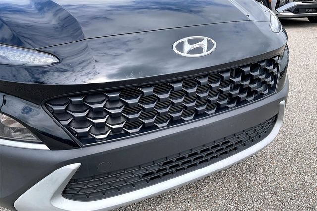 Used 2023 Hyundai Kona SEL w/ Cargo Package FWD image 5