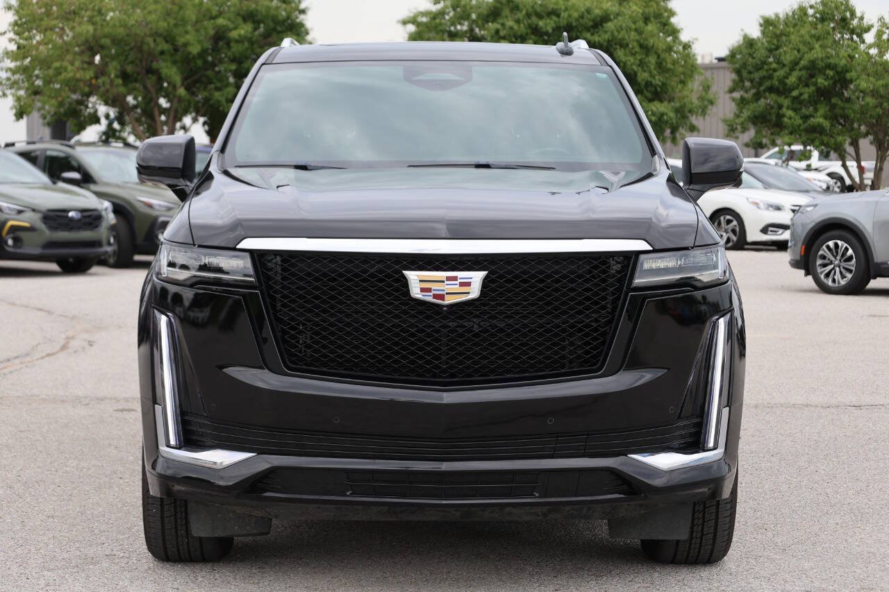 Used 2023 Cadillac Escalade ESV Premium Luxury AWD/4WD image 2