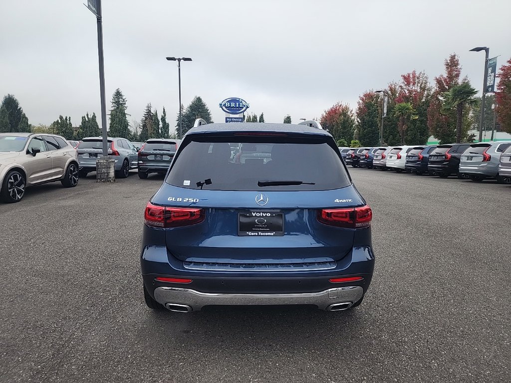 Used 2022 Mercedes-Benz GLB 250 4MATIC w/ Premium Package Lite image 4