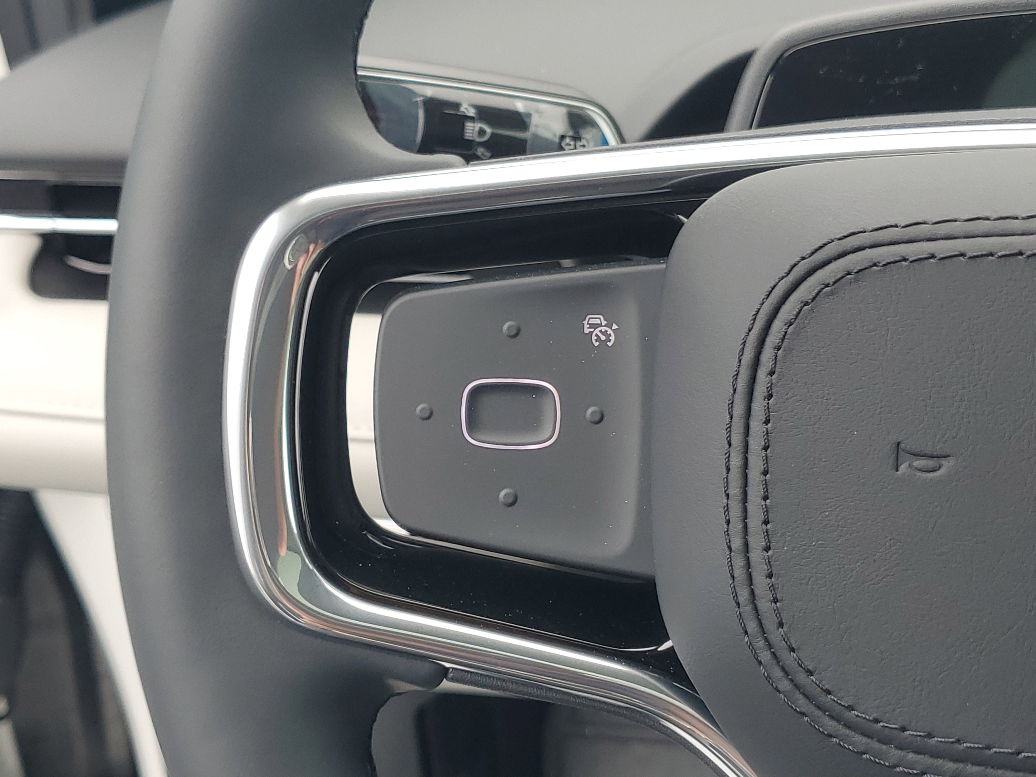 New 2026 Lincoln Nautilus Reserve w/ Jet Appearance Package image 17