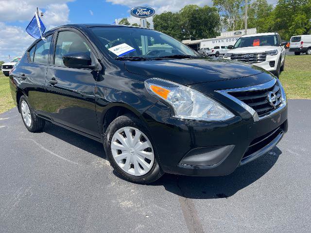 Used 2017 Nissan Versa S FWD image 2