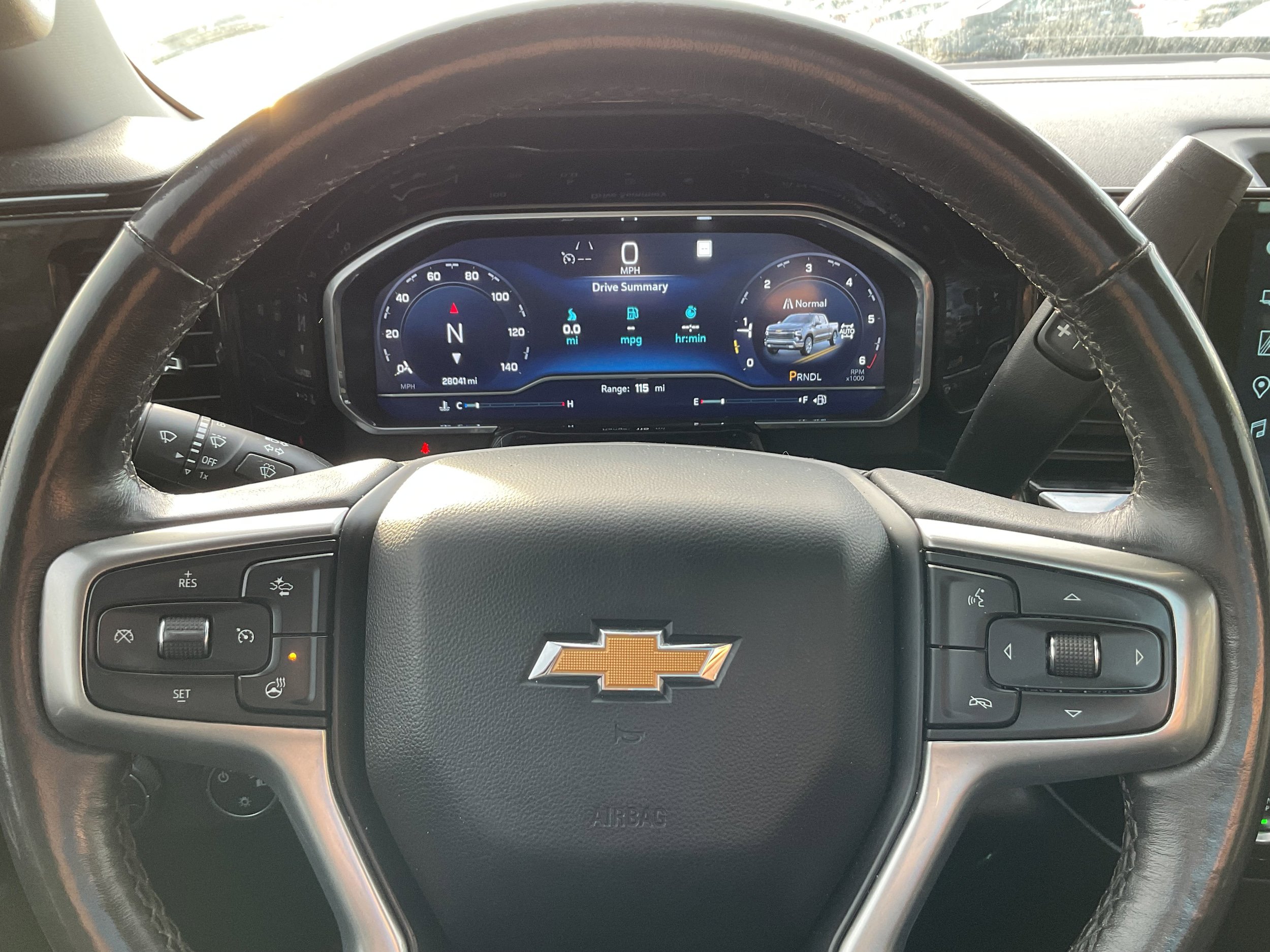Used 2022 Chevrolet Silverado 1500 LT AWD/4WD image 5