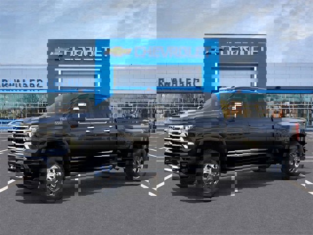 New 2026 Chevrolet Silverado 3500 High Country w/ Technology Package image 2
