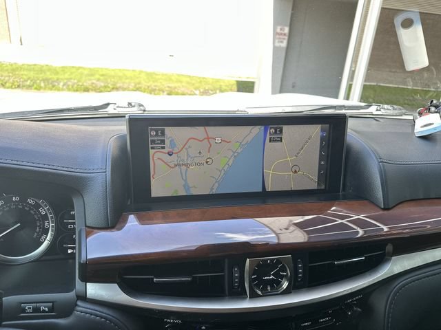 Used 2021 Lexus LX 570 4WD w/ Luxury Package image 19