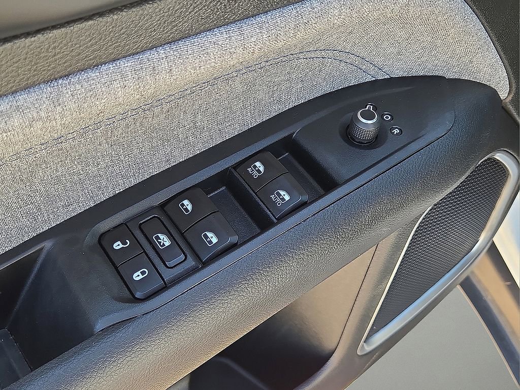 Used 2024 Jeep Compass Sport image 22