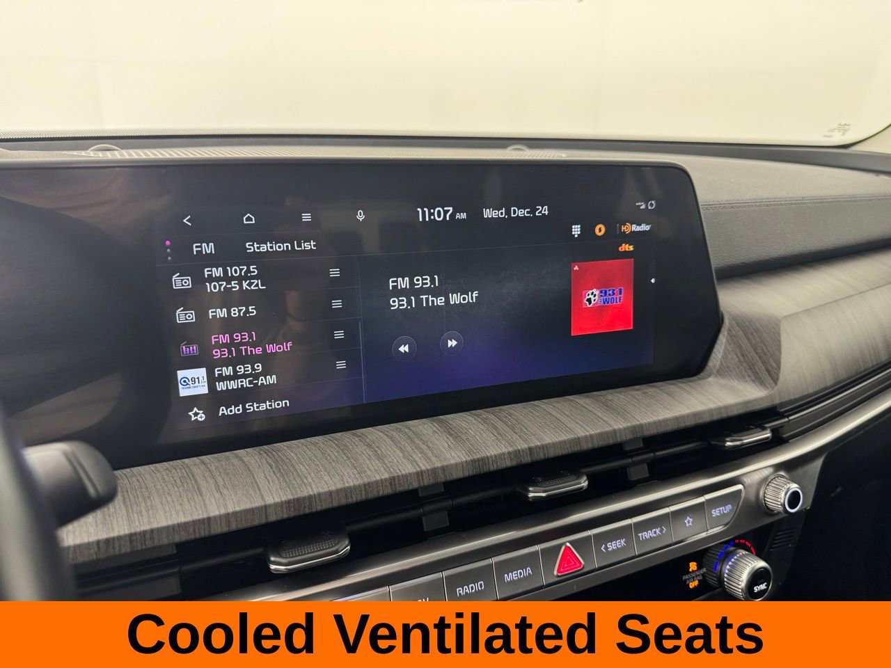 Used 2024 Kia Telluride EX image 15