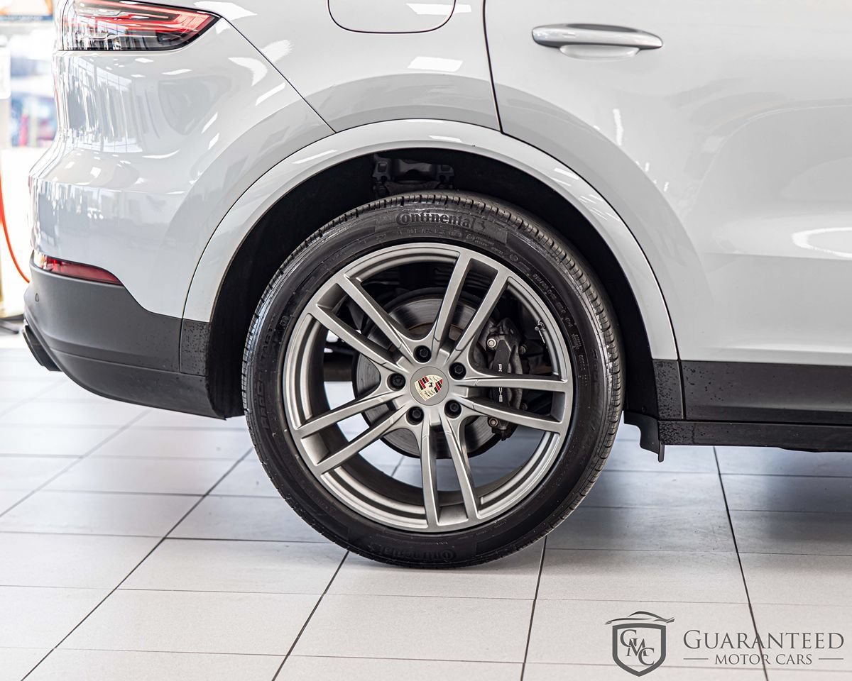 Used 2023 Porsche Cayenne w/ Premium Package AWD/4WD image 10