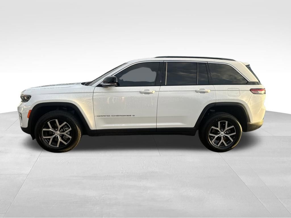 Used 2024 Jeep Grand Cherokee Limited image 4