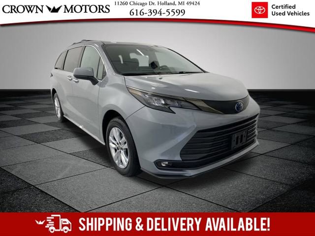 Used 2022 Toyota Sienna XLE Woodland Edition