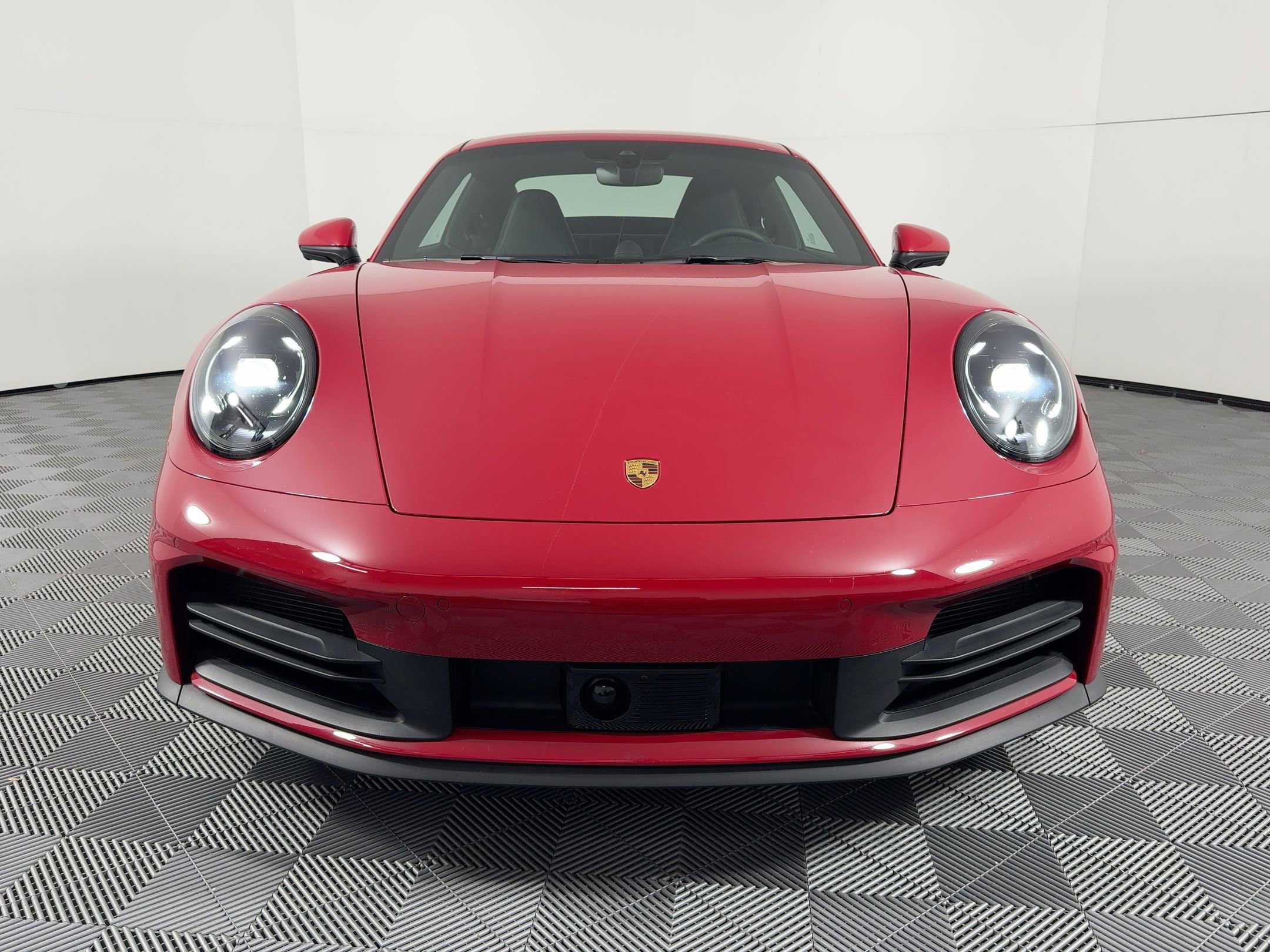 Used 2025 Porsche 911 Carrera RWD image 6