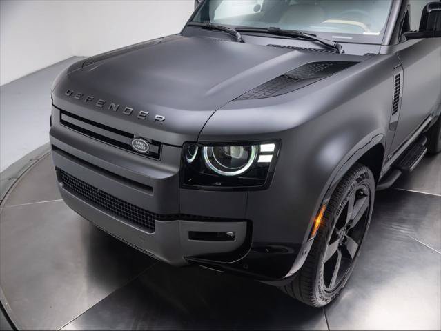New 2026 Land Rover Defender 90 V8 AWD/4WD image 9