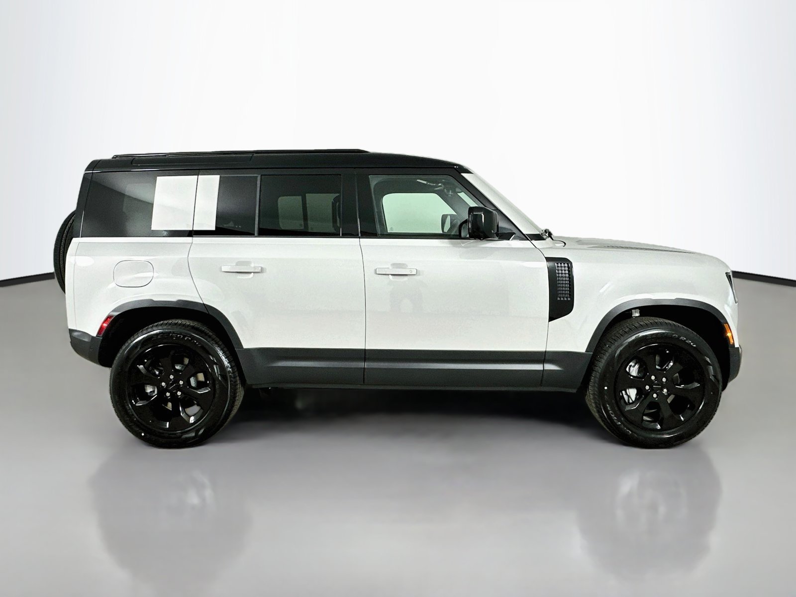 New 2026 Land Rover Defender 110 S AWD/4WD image 4