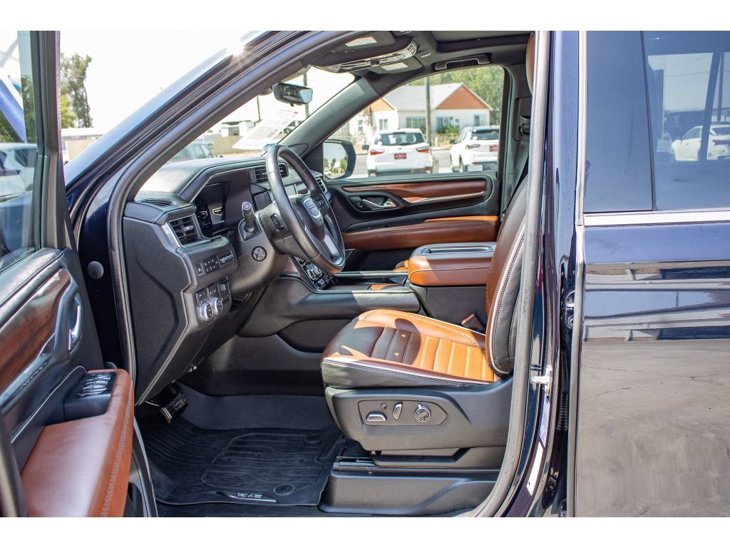 Used 2023 GMC Yukon Denali Ultimate AWD/4WD image 28