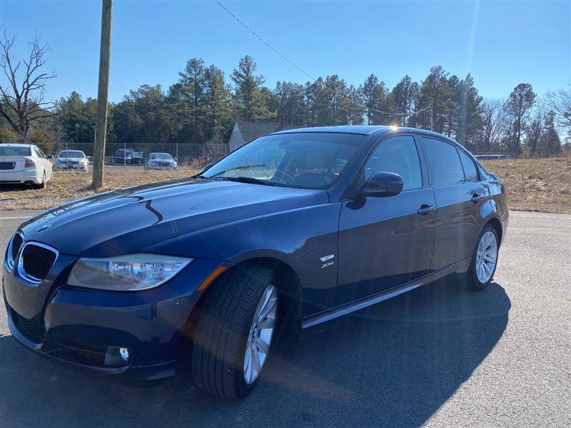 Used 2011 BMW 328i xDrive Sedan AWD/4WD image 5