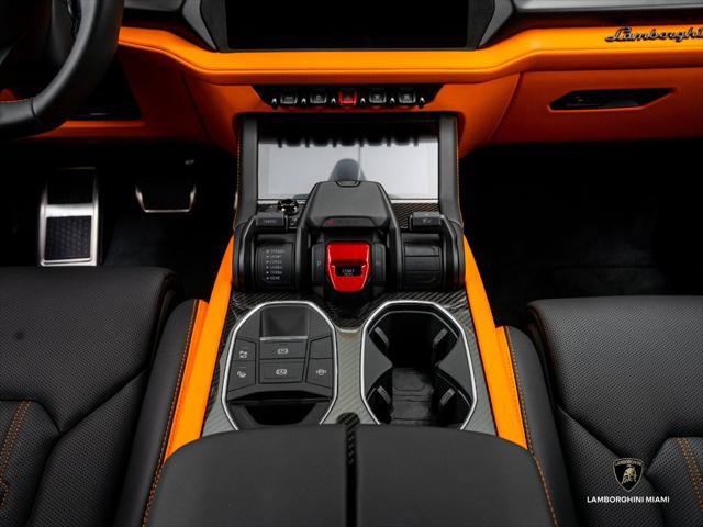 Used 2026 Lamborghini Urus SE AWD/4WD image 39