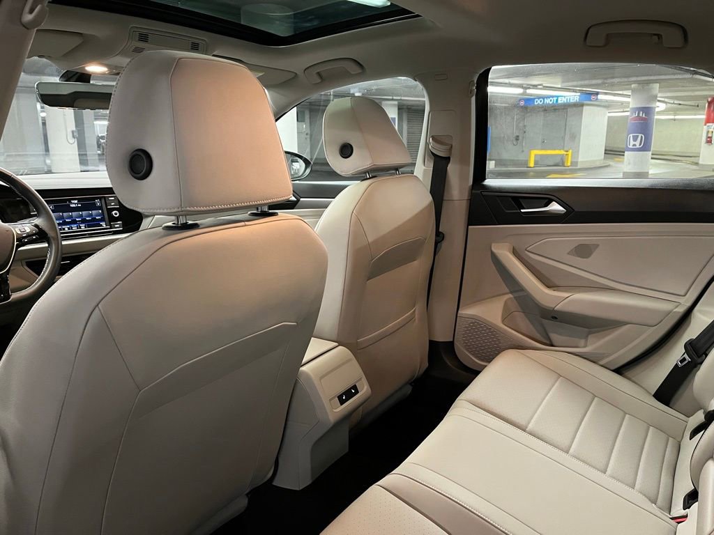 Used 2021 Volkswagen Jetta SE w/ SE Cold Weather Package image 20