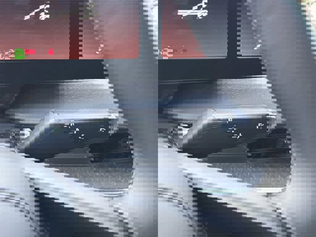 Used 2024 Lucid Air Touring image 17