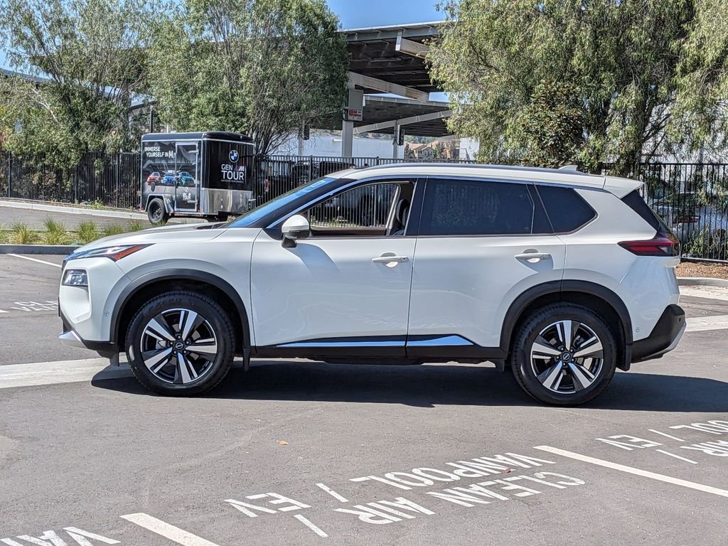 Used 2022 Nissan Rogue Platinum w/ Head-Up Display Package image 5