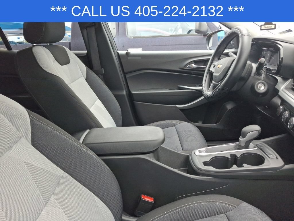 Used 2025 Chevrolet Trax LS w/ Driver Confidence Package FWD image 16