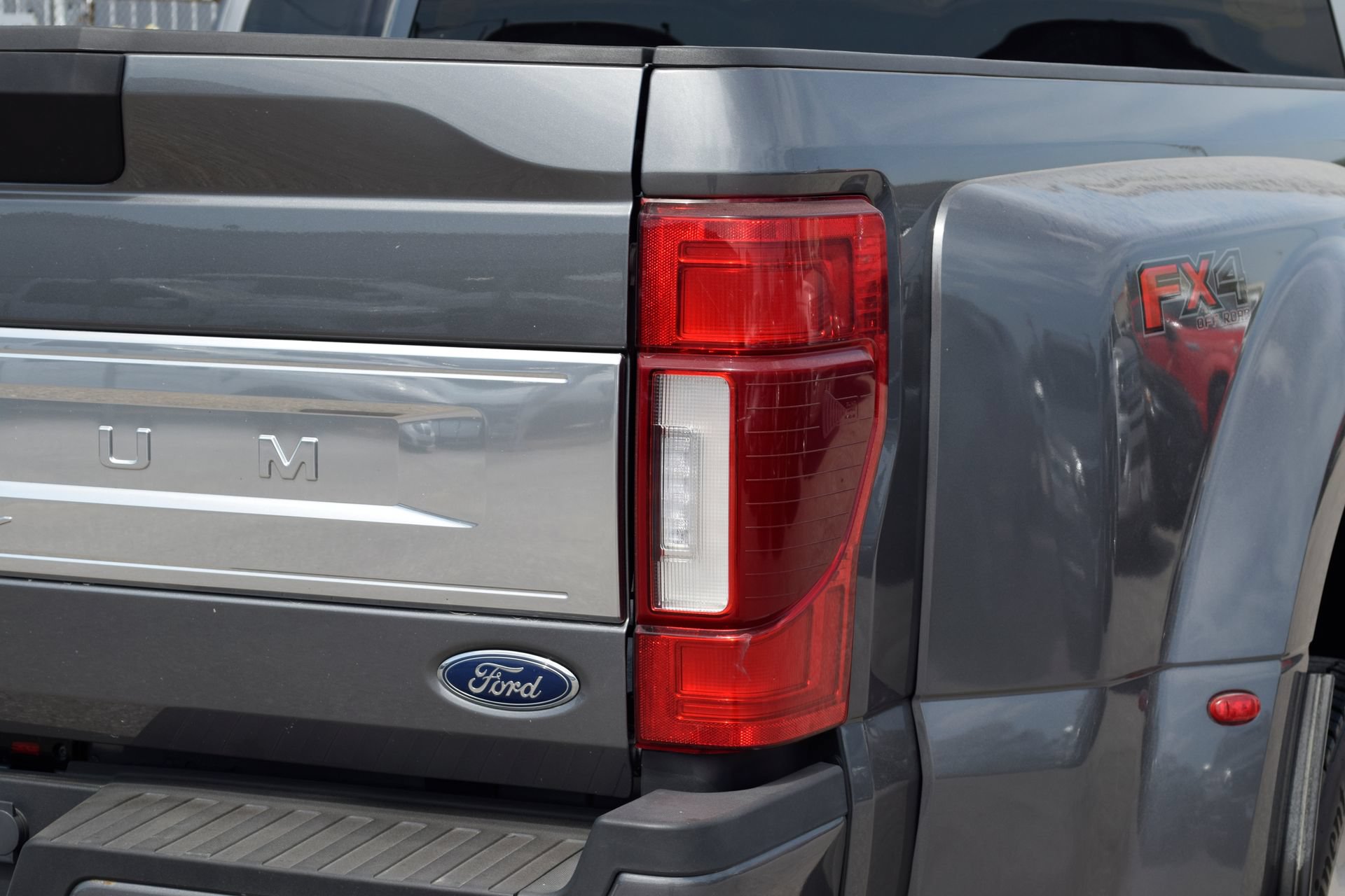 Used 2022 Ford F450 Platinum w/ FX4 Off-Road Package AWD/4WD image 18