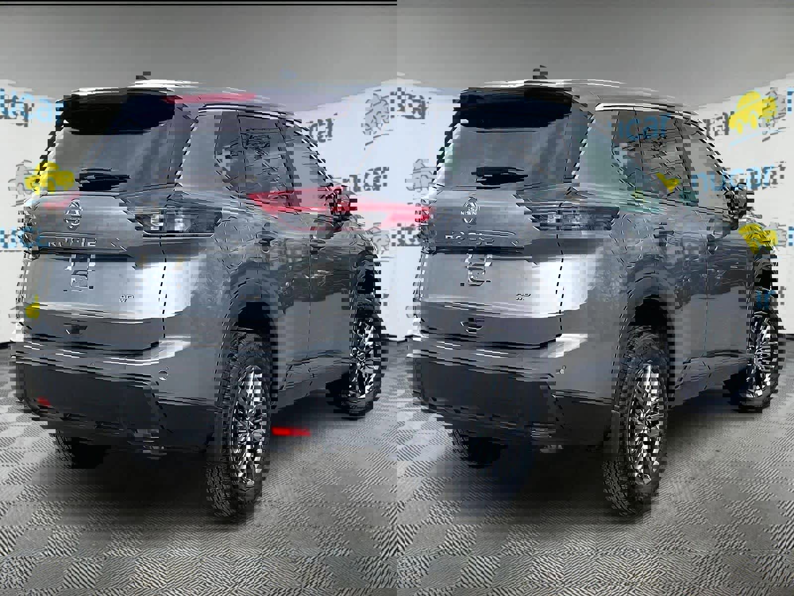 Used 2025 Nissan Rogue S image 6