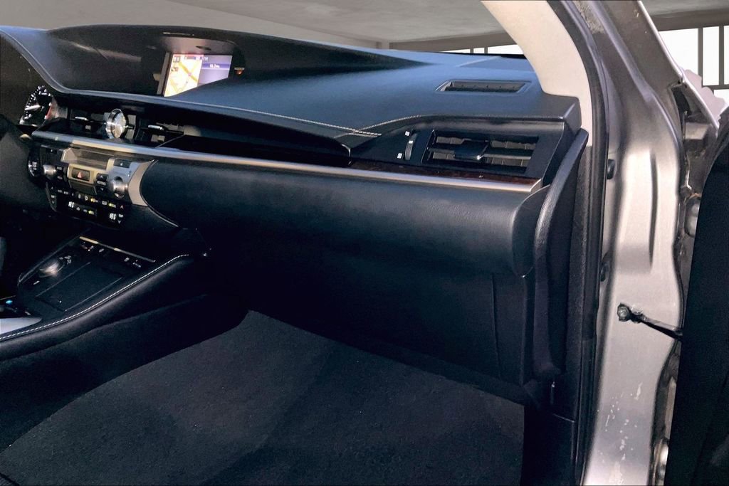 Used 2016 Lexus ES 350 w/ Navigation System Package image 25