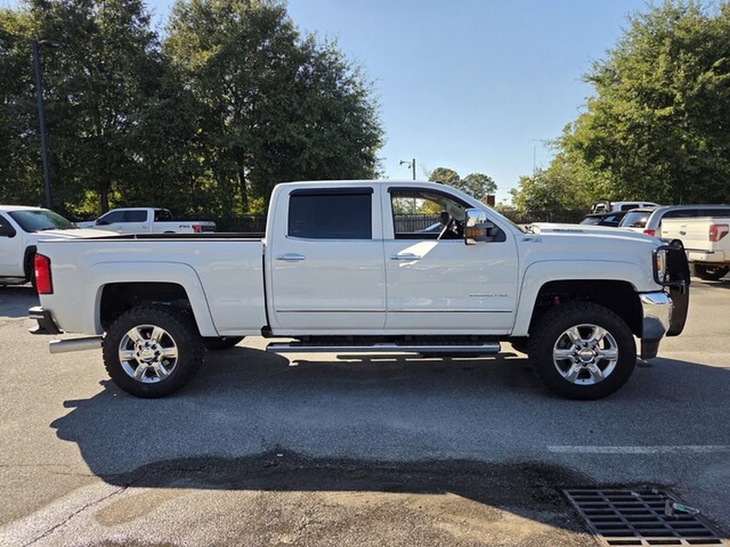 Used 2017 GMC Sierra 2500 SLT w/ Duramax Plus Package AWD/4WD image 12