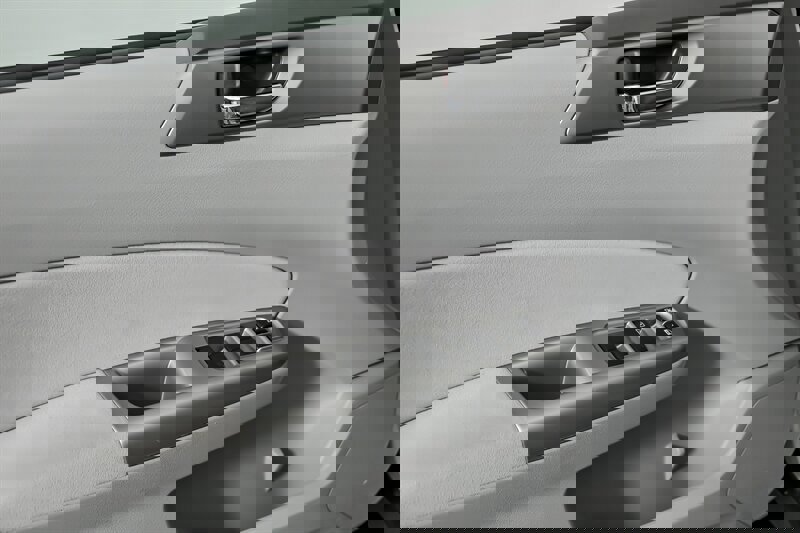 Used 2010 Subaru Forester 2.5X Limited image 15