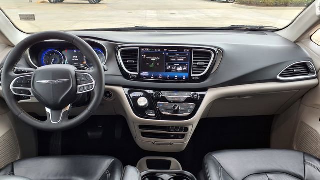 Used 2022 Chrysler Pacifica Touring-L image 23