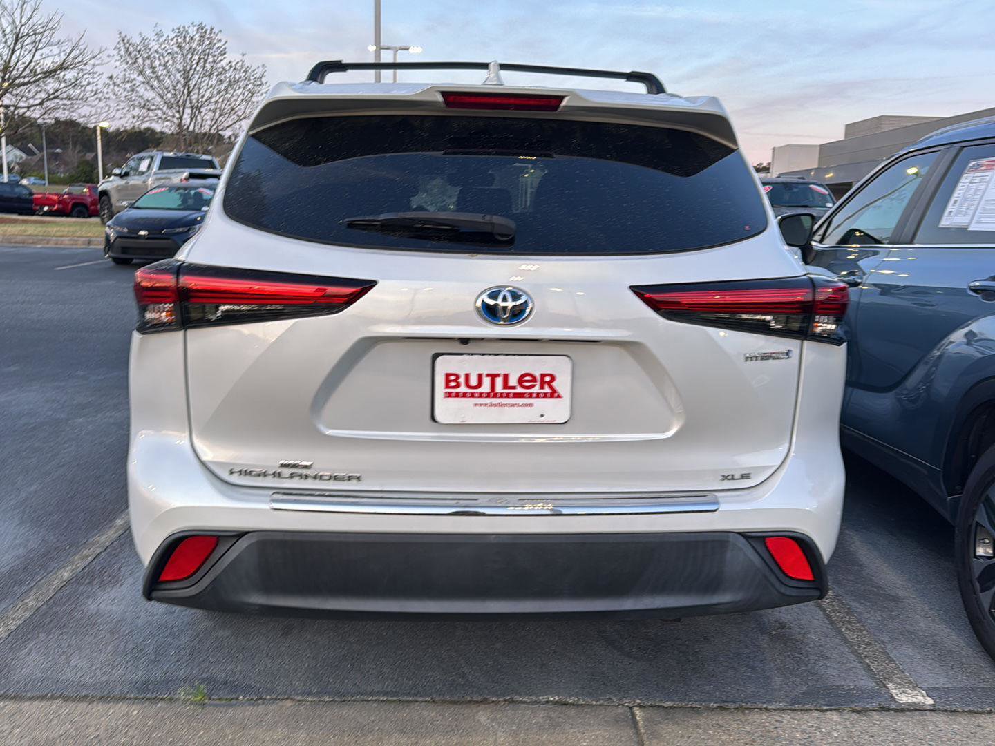 Used 2022 Toyota Highlander XLE image 5