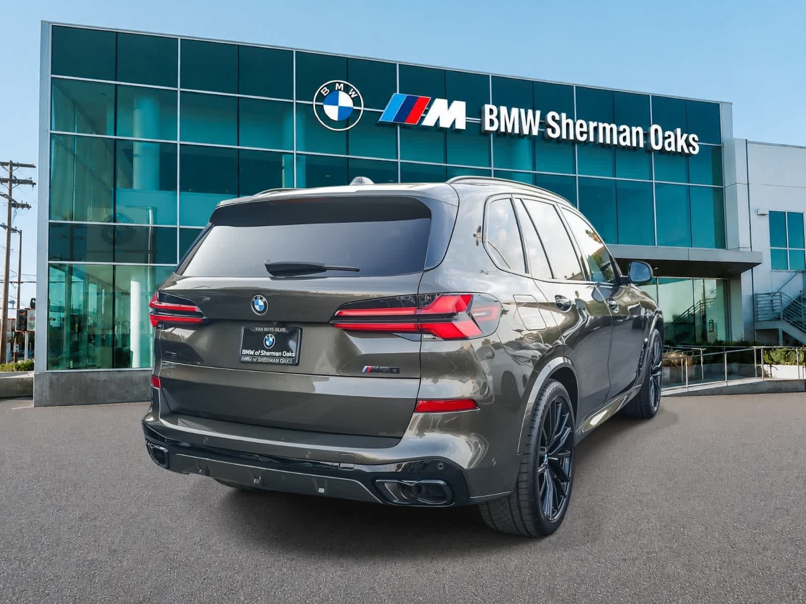 Used 2025 BMW X5 M60i w/ Executive Package AWD/4WD image 4